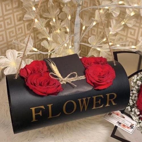 بوكس اسطواني مع ورد بدون هديه