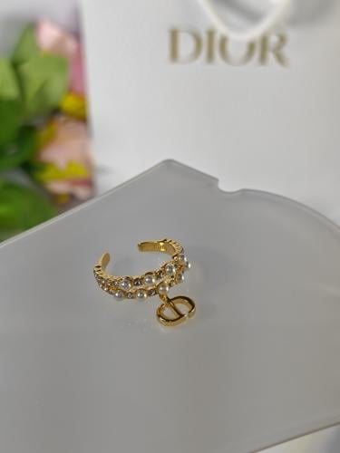 خاتم ديور ذهبي مع ملحقاتها