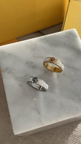 خاتم فندي فضي او ذهبي مع الملحقات