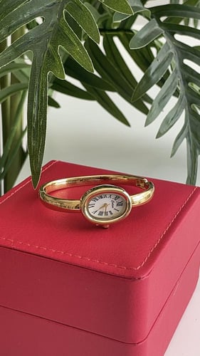 ساعة نسائية مقاس 17 لون ذهبي