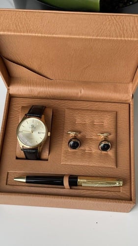 طقم رجالي ساعه وقلم وكبك ذهبي واسود