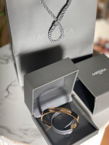 اسورة ميسكا لون ذهبي