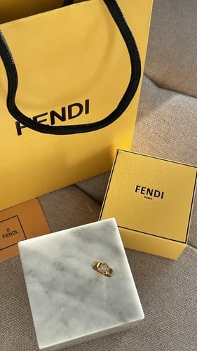 خاتم فندي ذهبي مع الملحقات