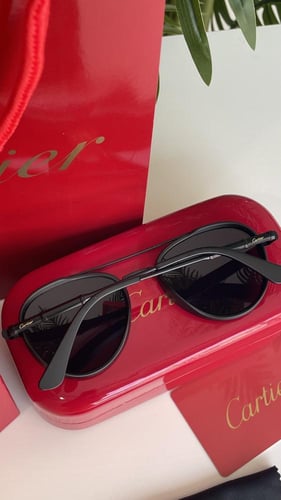 نظارة كارتير اسود مع الملحقات