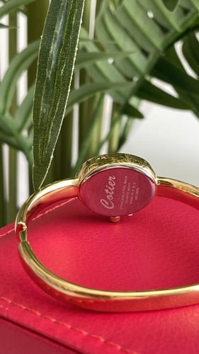 ساعة نسائية مقاس 17 لون ذهبي