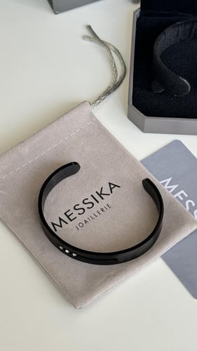 اسورة ميسيكا اسود مع الملحقات