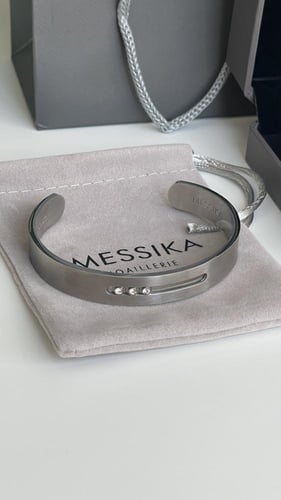 اسورة ميسيكا فضي مع الملحقات