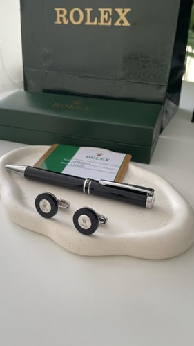 قلم وكبك رولكس اسود مع فضي مع الملحقات