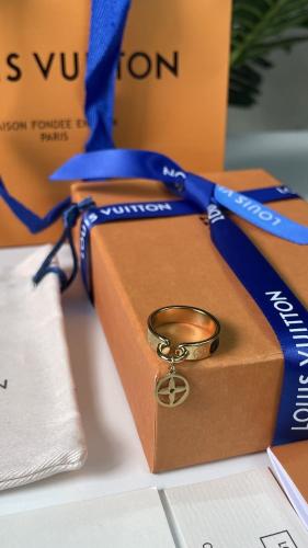 خاتم لويس فيتون الذهبي