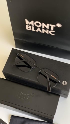 ‏نظارة مونت بلانك مع ملحقاتها