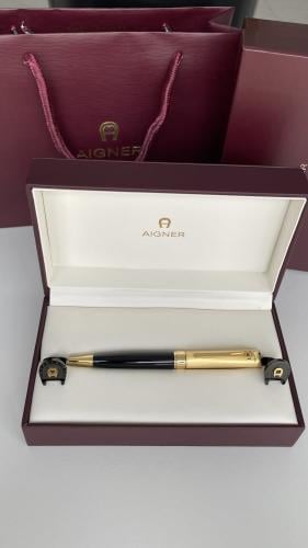 طقم قلم وكبك اقنر اسود مع ذهبي مع ملحقات هاي كوالت...