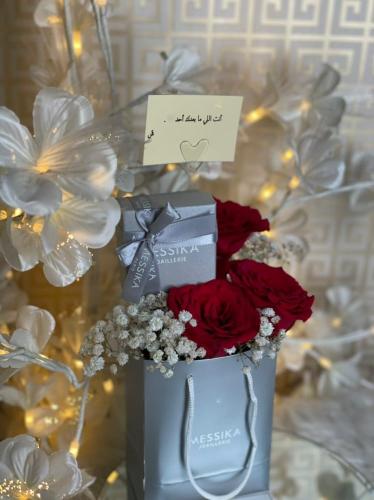 تنسيق كيس ورد ميسكيا مع اسوارة او خاتم حسب اختيارك