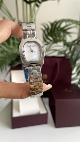 ساعه اقنر حجم صغير ميييني مع ملحقاته