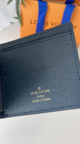 محفظة LV ازرق مع اسود مع ملحقات