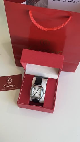 ساعة جلد اسود كارتير مع ملحقاتها