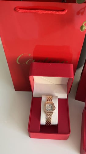 ساعة كارتير نسائية روز قولد مع الملحقات