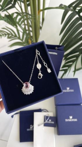 سلسال سوارفسكي فضي مع وردي