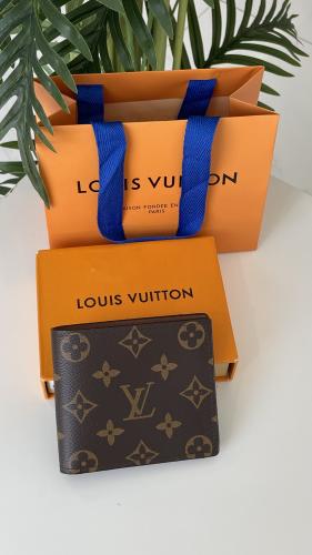 محفظة LV بني مع ملحقات