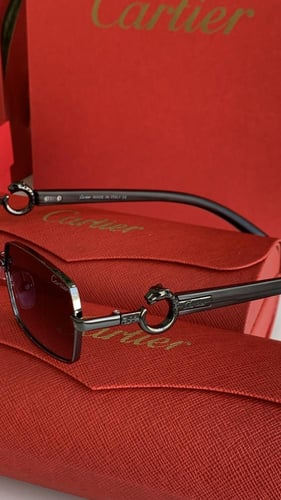 نظارات كارتير ٣ الوان مع ملحقاتها