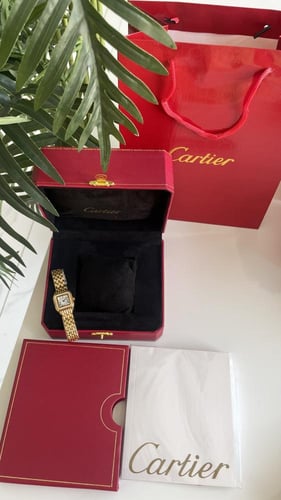 ساعات كارتير نسائي فصوص حجم صغير مع ملحقاته