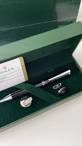 قلم وكبك رولكس اسود مع فضي مع الملحقات