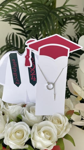 بوكس تخرج مع ورد كرت وسلسال ناعم