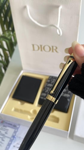 طقم ديور محفظه،محفظه بطايق، قلم مع ملحقاته