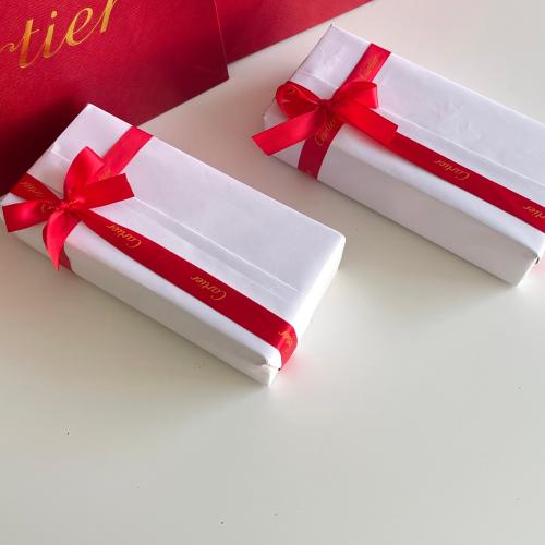 ‏تغليف أبيض كارتير