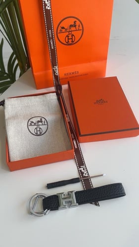 ميداليه هيرمز اسود مع ملحقاته