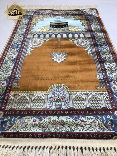 سجادة كالحرير فاخرة - بني