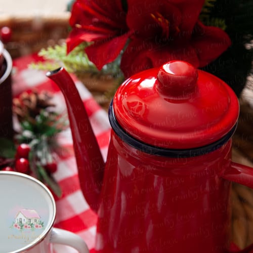 4017 ابريق معدني أحمر بطابع ريفي