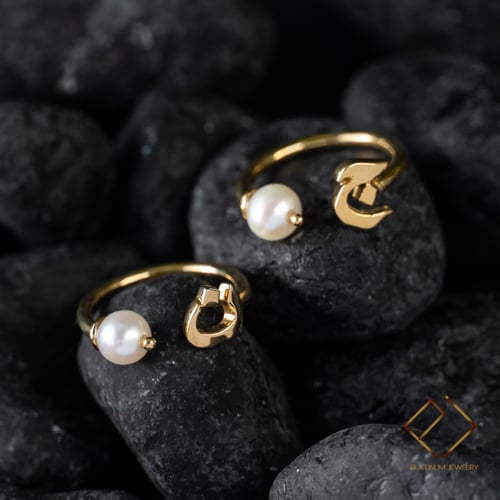 خاتم حرف فضة مطلي ذهب و حجر لولو