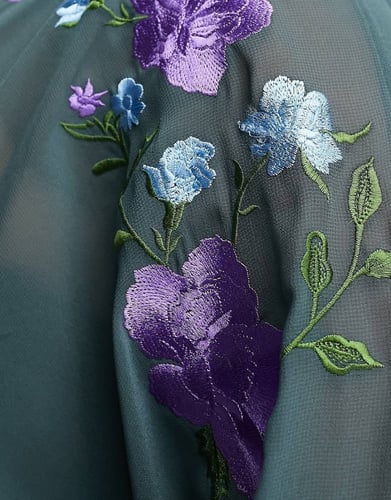 فستان ماكسي من الشيفون بتصميم أسوس بورود على الخصر...