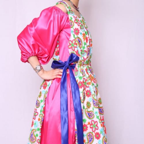 فستان التافتا المطرز