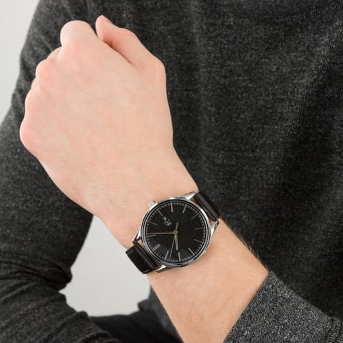 ساعة لاكوست