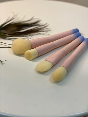 فرش مكياج ب اربعه اشكال