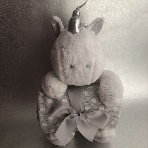 هديه بكج بطانيه مع دميه