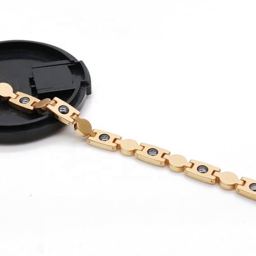 اسوارة ازالة الشحنات للنساء لون ذهبي مزينة باحجار...