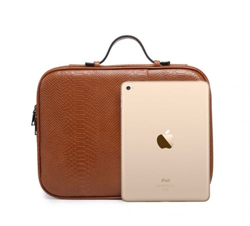 شنطة لاب توب زيتي بايثون