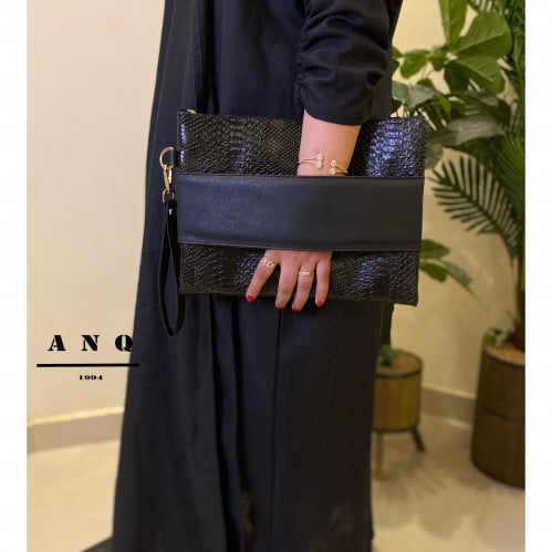 باوتش أسود بايثون