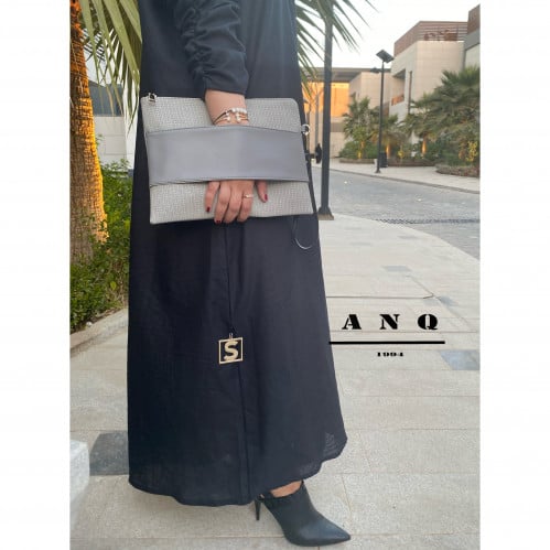 باوتش باللون الرمادي