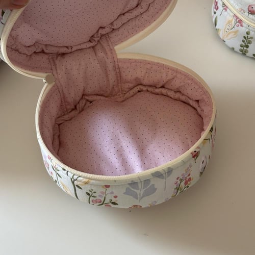 شنطه للتمر او صحون حلا صغيره