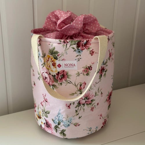 شنطه قهوه أسطوانيه