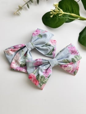 فيونكات شعر وسط