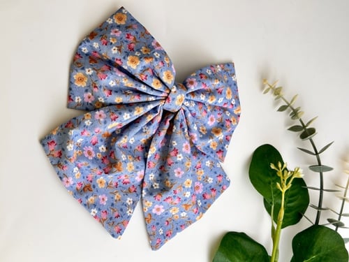 فيونكات شعر كبيره