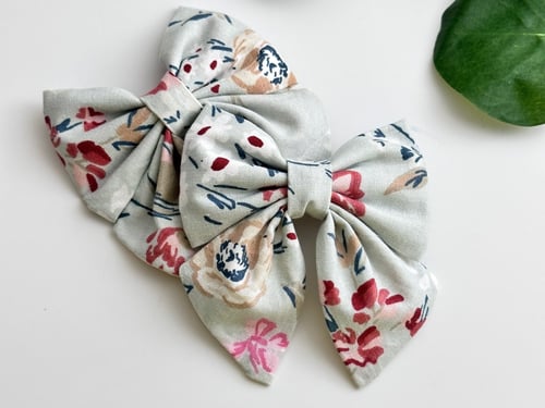 فيونكه شعر صغيره