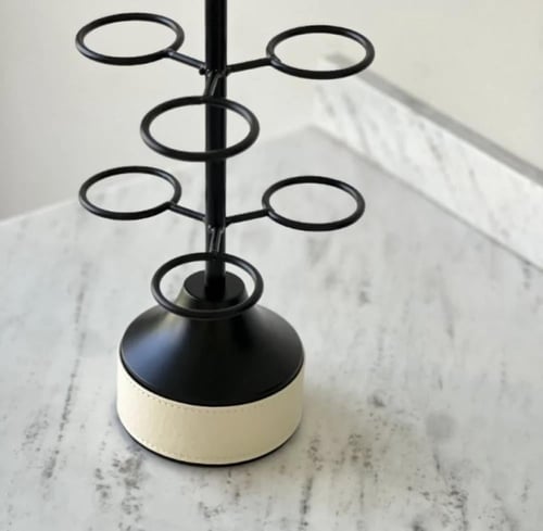 حامل فناجيل