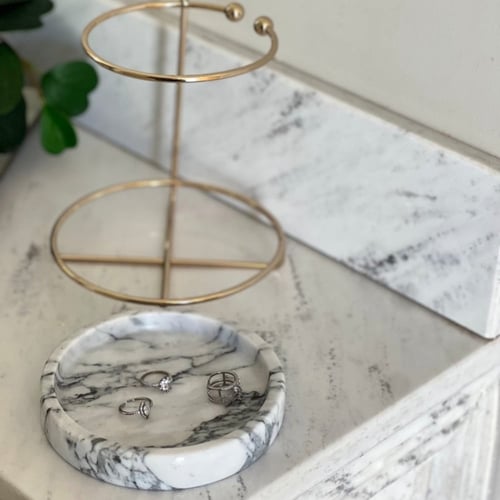 منظم اكسسوار رخام