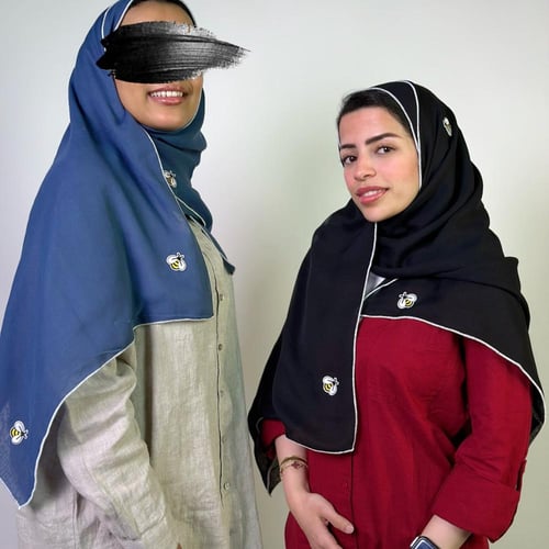 طرحه بوال كُحلي بتطريز النحل المنثور