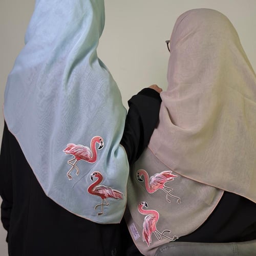 طرحه بوال سماوي فاتح بتطريز الفلامنجو